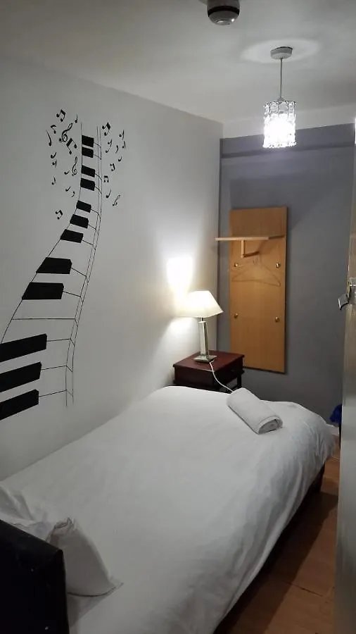 City View Hotel Roman Road London 2*,